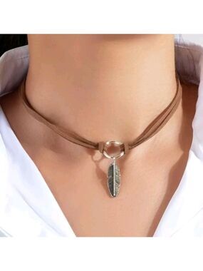 New Metal Leaf Charm Necklace